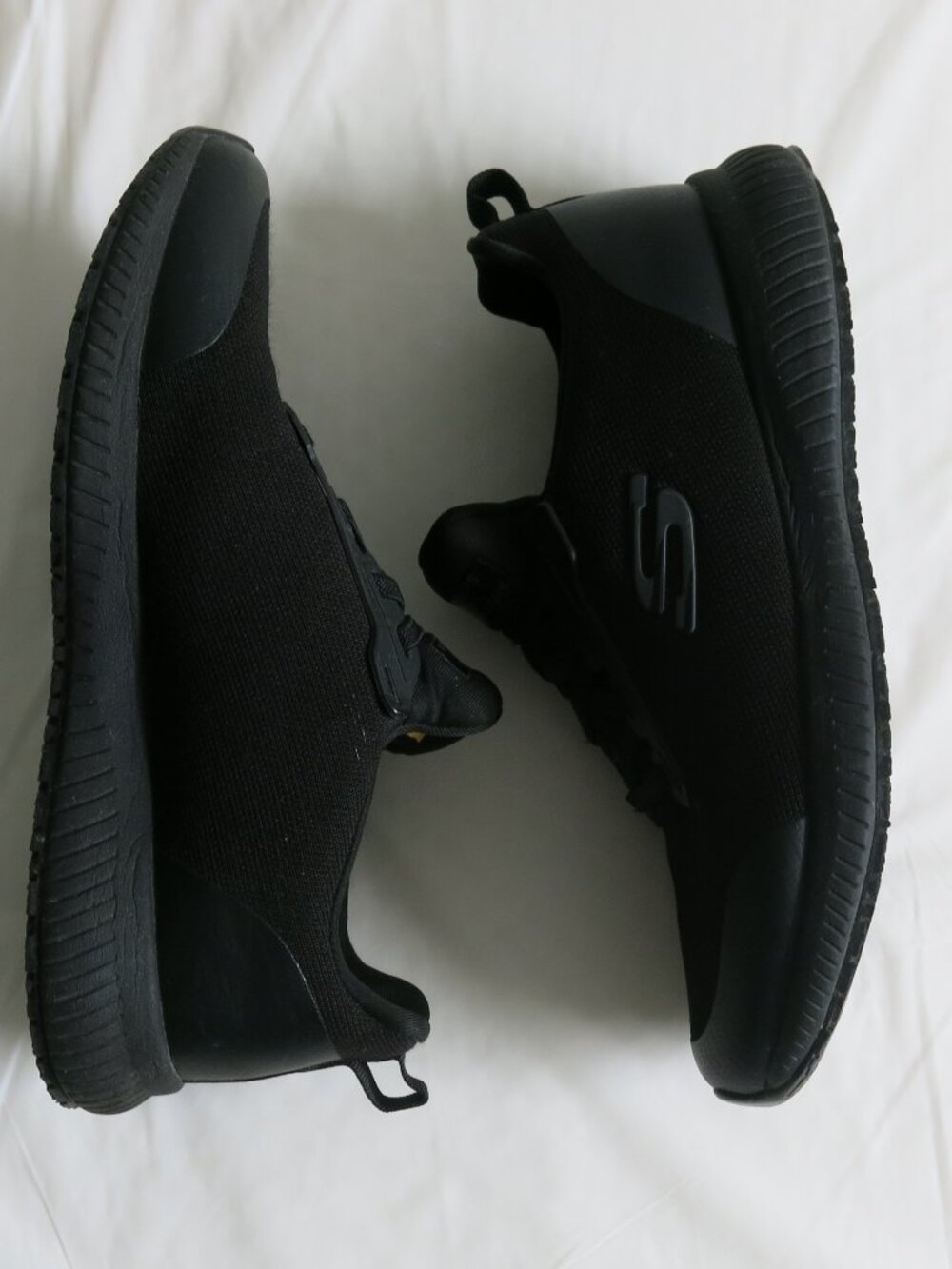 Skechers Slip Resistant Memory Foam Relaxed Fit Black Sneakers - Size 8.5